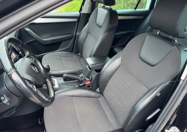 Skoda Octavia cena 35600 przebieg: 266874, rok produkcji 2013 z Śrem małe 352